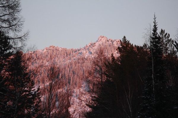 Митькины скалы на закате. Автор: Максим Ташкинов (http://lumixograf.livejournal.com/)