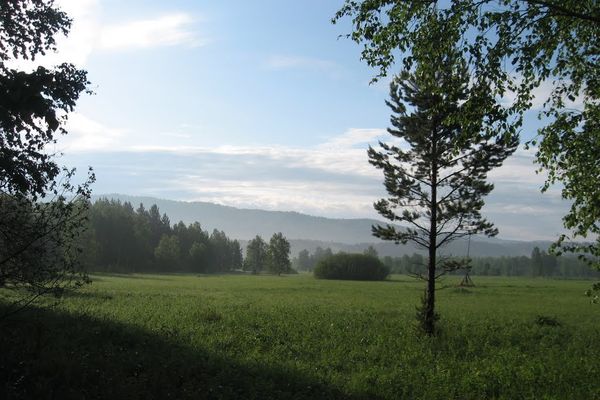 Вид на хребет Ишкуль. Автор: рогачков (http://www.panoramio.com/user/6075510?with_photo_id=62499729)