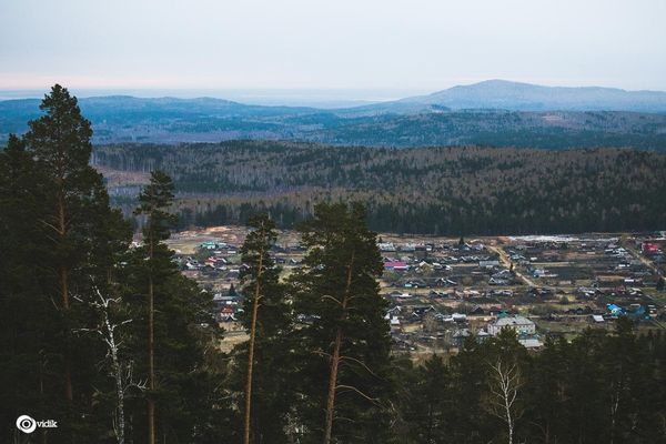 Поселок Маук. Вид с горы Маук. Автор: Павел Федоров (http://pasha-vidik.livejournal.com/)
