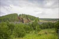 Вид на 2-ю Магнитку. Обрушенная насыпь бывшей железной дороги. Магнитские разломы. Автор: Mishainik (http://mishainik.livejournal.com/)
