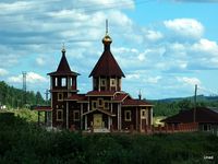 Церковь в поселке Маук. Автор: http://www.u-ned.ru/2016/07/poezdka-vyhodnogo-dnya-verhniy-ufaley.html