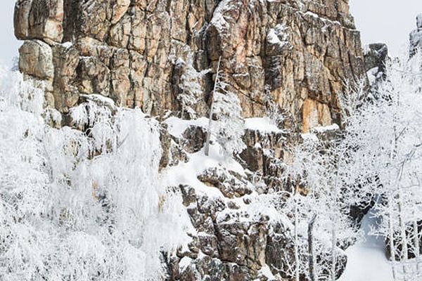 Инзерские зубчатки зимой. Автор: Олег Чегодаев (https://www.exje.ru/inzerskie_zubchatki_ski)