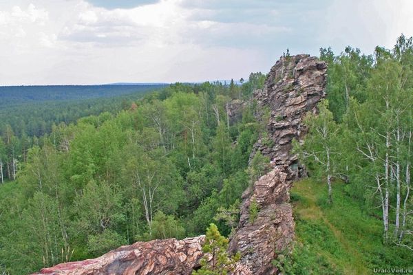 Гора Большой Камень. Автор: Павел Распопов (https://uraloved.ru/mesta/chelyabinskaya-obl/gora-bolshoj-kamen)