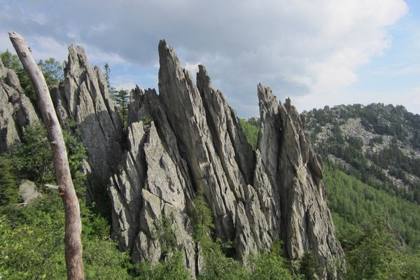 Перья Двуглавой сопки