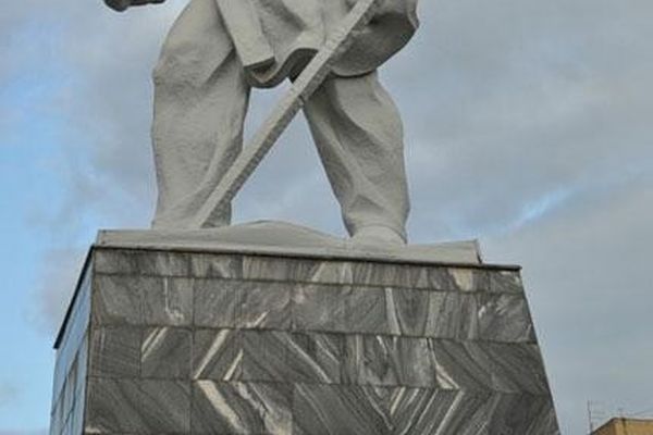Памятник «Металлург» (г. Магнитогорск)