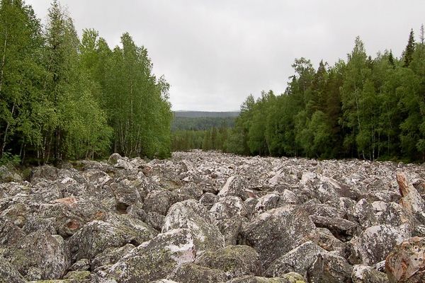 Большая каменная река
