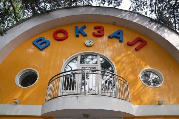 Детская железная дорога в ПКиО им. Гагарина 15. Автор: vnu4ka (http://vnu4ka.livejournal.com/); 