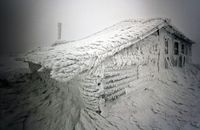 Метеостанция на Таганае. Фото - победитель конкурса "Русский пейзаж" в Москве.  Автор: Андрей Подкорытов.