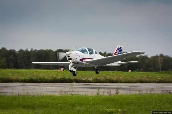 Аэродром Калачево. Полёт самолёта Tecnam P2002 Sierra авиакомпании ЧелАвиа.