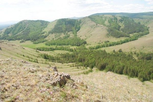 Склоны хребта Нурали.