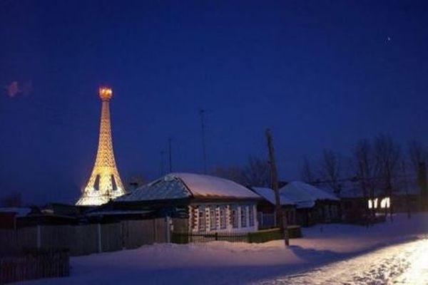 Село Париж ночью. Автор: Ольга Николаевна Аникина.