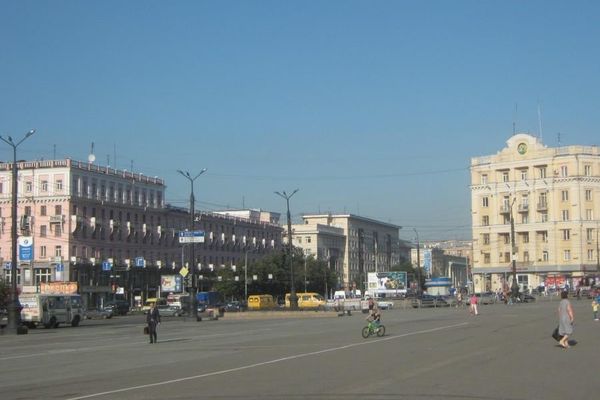 Площадь Революции 3