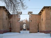 Немецкий квартал. Город Магнитогорск. Ворота. Автор: bigmaxx (http://bigmaxx.livejournal.com/).