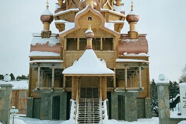 Вход. Церковь иконы Божьей Матери «Скоропослушница» в с. Верхняя Санарка. 