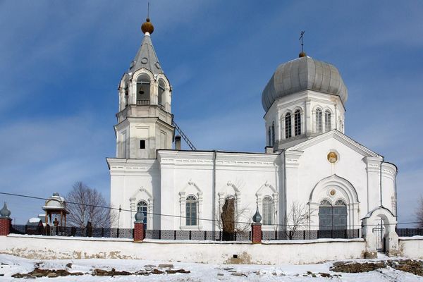 Крестовоздвиженский храм (п. Сыростан). Автор: s42