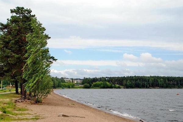 Озеро Синара. Автор: Людмила Курлова.