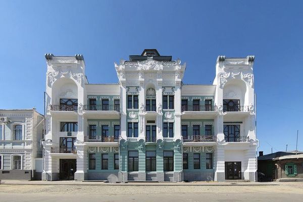 Гостиница Центральная в Троицке по улице Климова. Автор: Sandy Programmer.